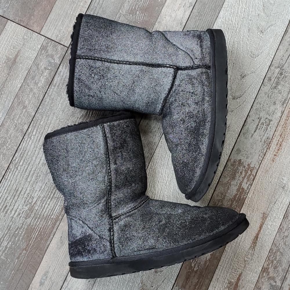 Ugg classic short denim boots size 8